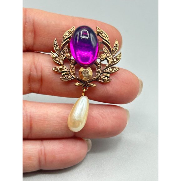 Fuchsia Purple Pin Brooch Pearl Drop Gold Tone 80s 90s Jewelry Acrylic Cabochon - Picture 5 of 6